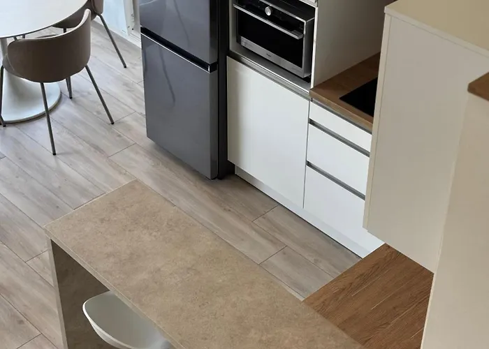 Bel à - Vue Et Port *