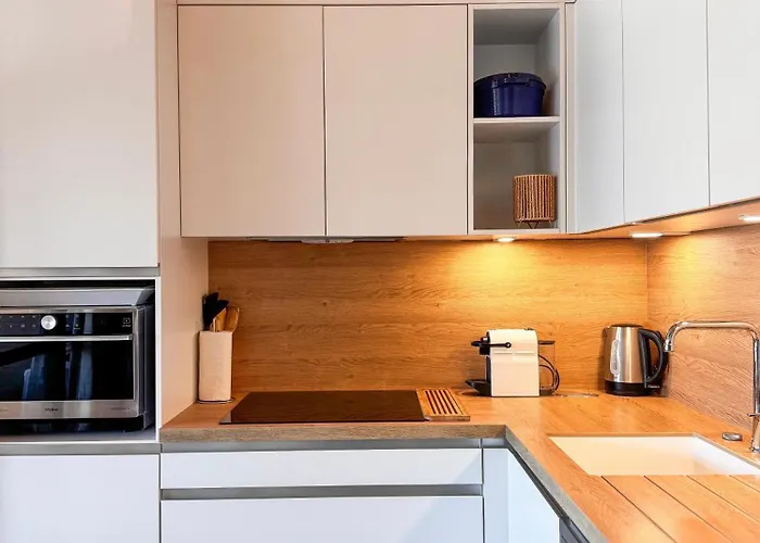 Bel à - Vue Et Port *